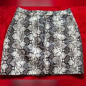 Blashe Black & White Faux Snakeskin Print Mini Skirt - Size L